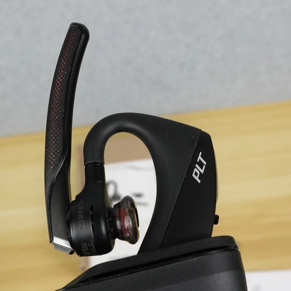 Plantronics 206110-101 Voyager 5200 UC Black Mono Bluetooth Headset System